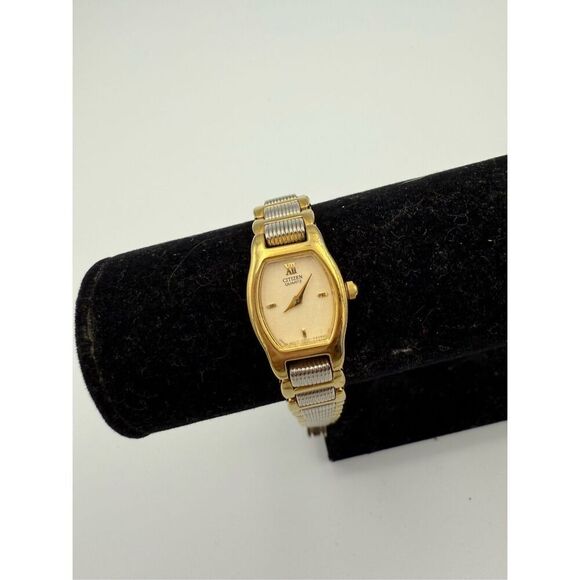 Citizen Womens Silver Gold Two Toned Stainless Steel Mixed Metals Wristwatch - Picture 3 of 5